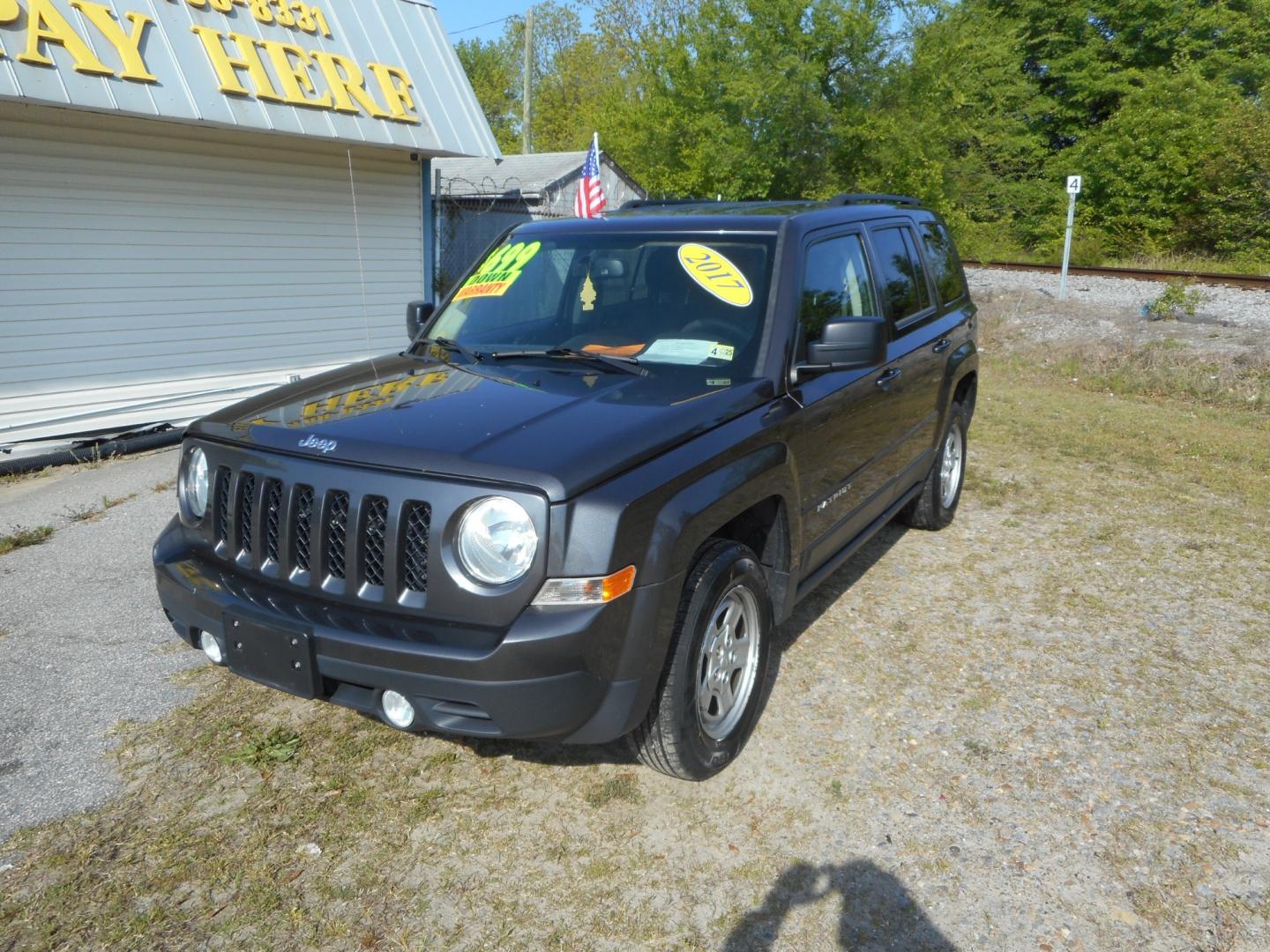 2017 Gray Jeep Patriot Sport 2WD (1C4NJPBA1HD) with an 2.0L L4 DOHC 16V engine, located at 2553 Airline Blvd, Portsmouth, VA, 23701, (757) 488-8331, 36.813889, -76.357597 - Photo#1